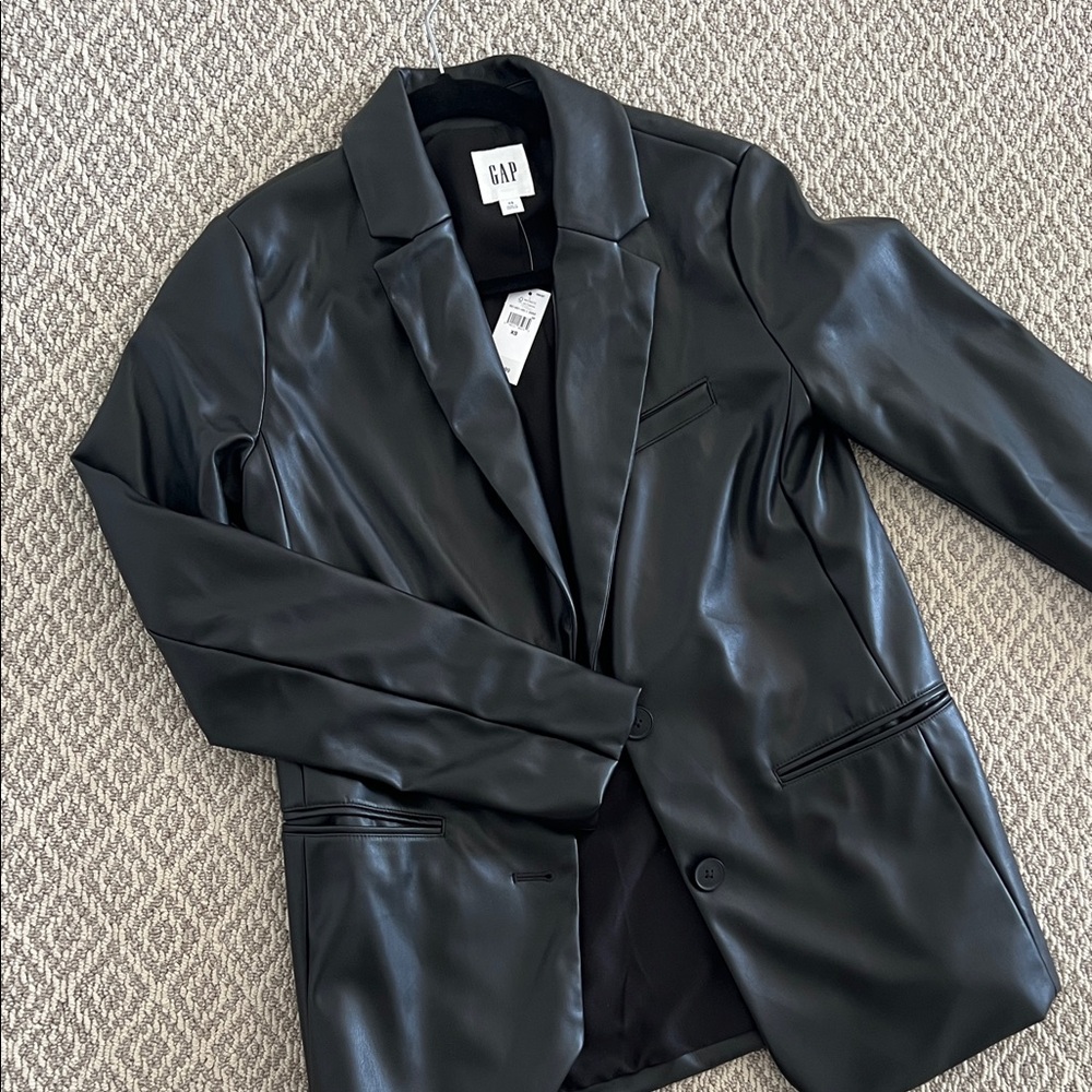 GAP relaxed vegan Leather Jacket size xs NWT